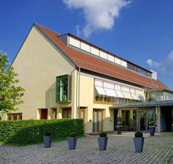 Hotel Oberschwaebischer Hof Schwendi Extérieur photo
